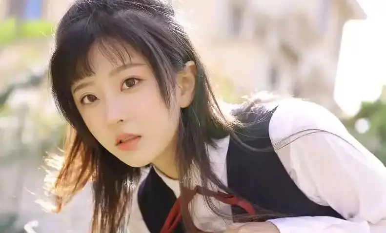 《美丽小蜜桃》相关资源图片