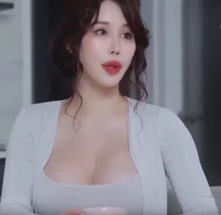 高清未删减全集—《OnlyFans每日大赛辛尤里》网盘观看中文版免费在线！《OnlyFans辛尤里每日大赛》以多维才艺展现网络多元形态，中文配音生动诠释，无广告干扰沉浸观赏。OnlyFans